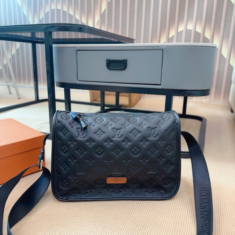 1:1 Lv Bag Red Retro Fashion Aaa