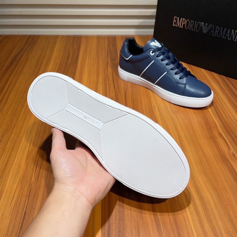 Armani Schuhe Replica Gefälschte Schuhe mit rotem Boden