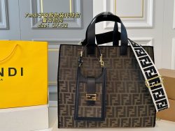 Designer Fendi Bag Red Canvas Retro Fashion Fake