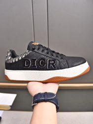 Dior Shoes Cowhide Casual 1:1 Fake Valentino Shoes