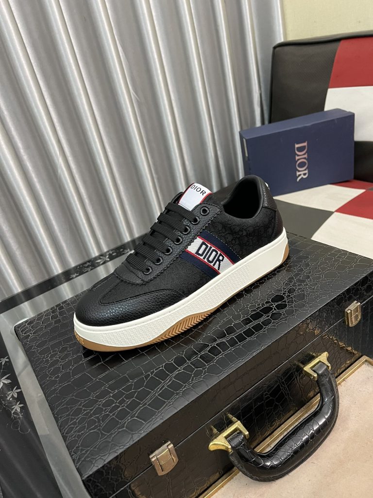 Dior Shoes Cowhide Elegant Look Alike Replica Trainers