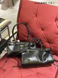 Fake Prada Bag Black Leather Retro Fashion Super Clone