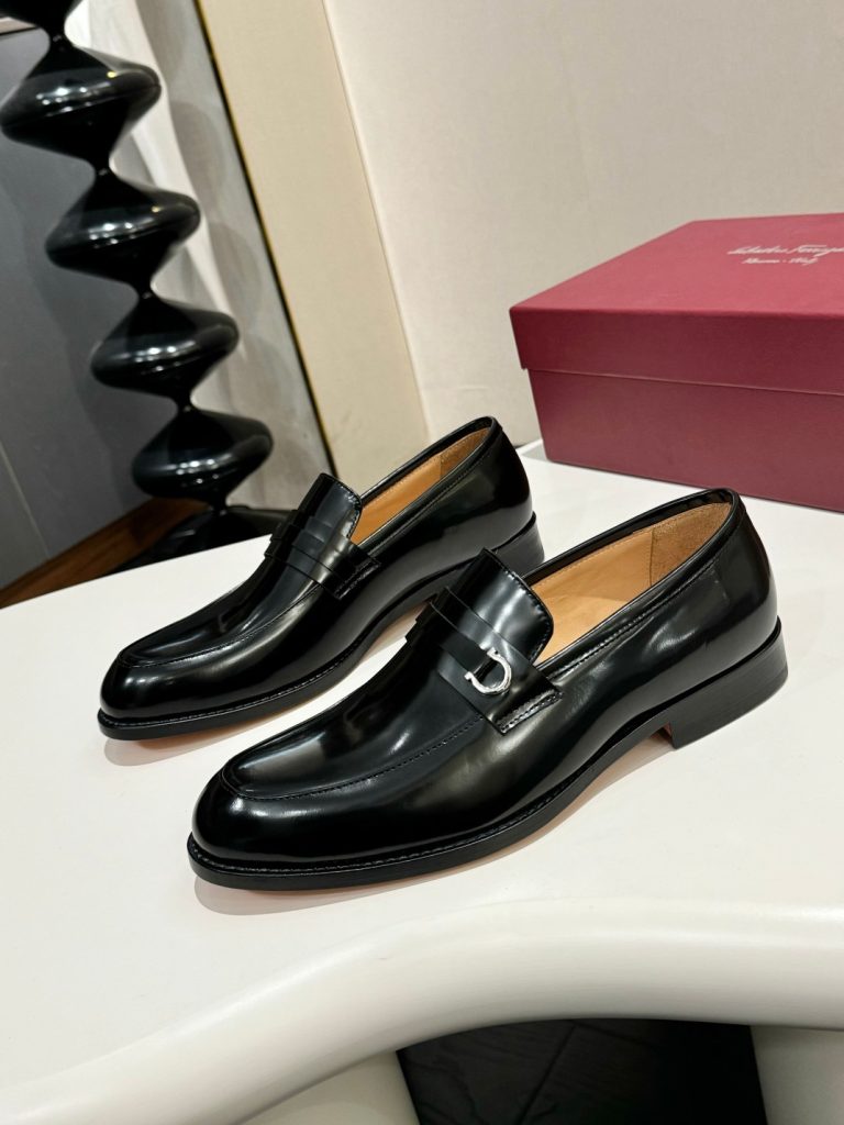 Ferragamo Shoes Leather Black Classic Look Alike Fake Sneakers Cheap