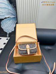 First Copy Lv Bag Red Classic Shoulder Designer