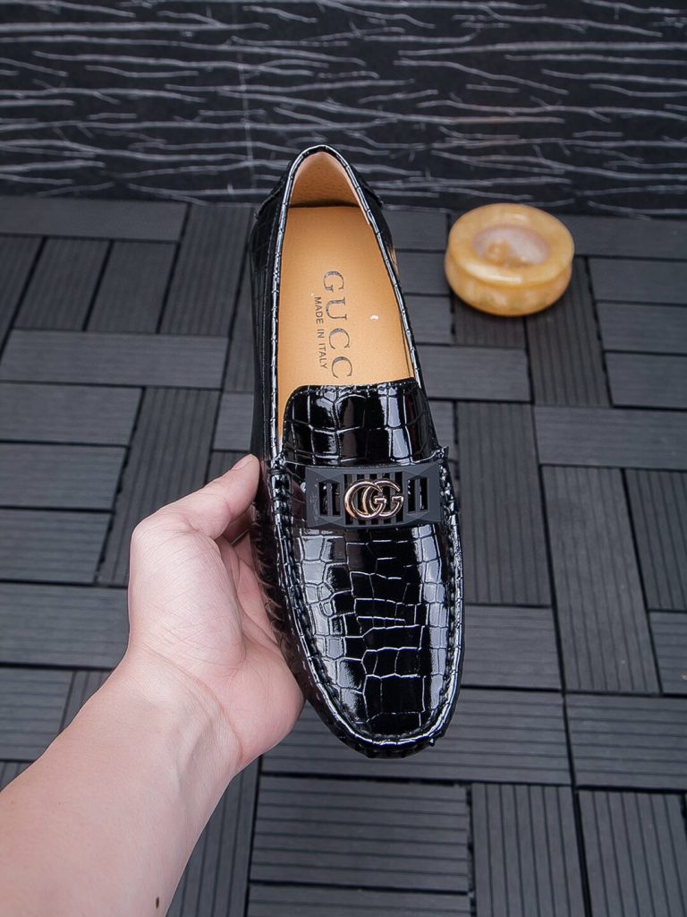 Gucci Shoes Cowhide Casual Replica Fake Valentino Shoes