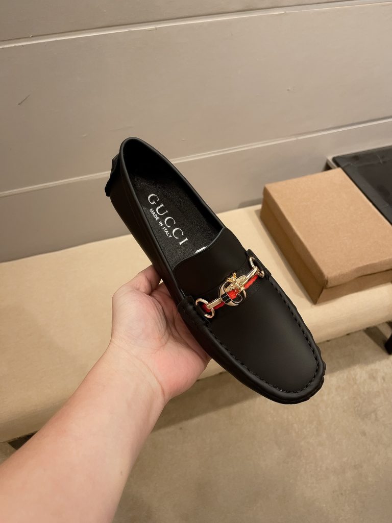 Gucci Schuhe Rindsleder Elegantes Aussehen ähnlich Valentino Knock Off Schuhe