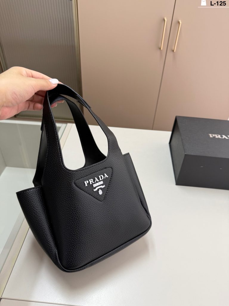 High Quality Prada Bag Elegant 1:1 Replica Designer