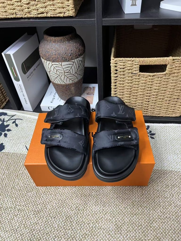 Louis Vuitton Shoes Calfskin Retro High Quality Fake Off White Shoes