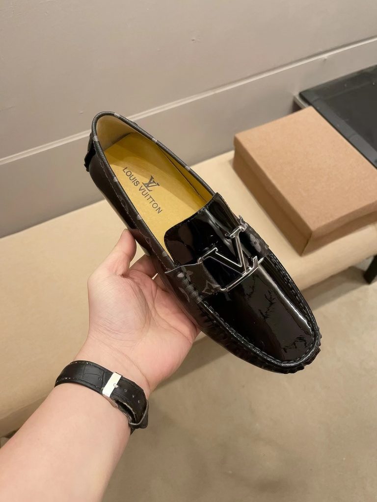 Louis Vuitton Shoes Leather Elegant Designer Fake Shoes For Sale