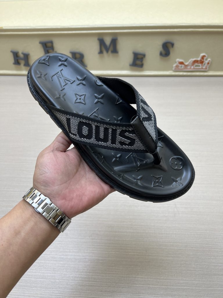 Louis Vuitton Shoes Modern Luxury Fake Valentino Shoes