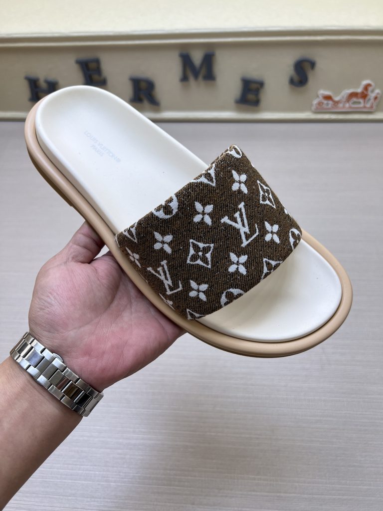 Louis Vuitton Shoes Modern Super Clone Replica Trainers