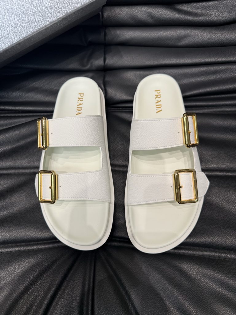 Prada Schuhe sehen gleich aus wie gefälschte Turnschuhe