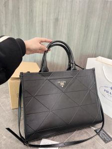 Reddit FashionReps Prada Bag  FashionReps Bags 05YAA17009