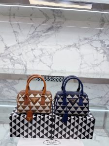 Reddit FashionReps Prada Bag  FashionReps Bags 05YAA17106