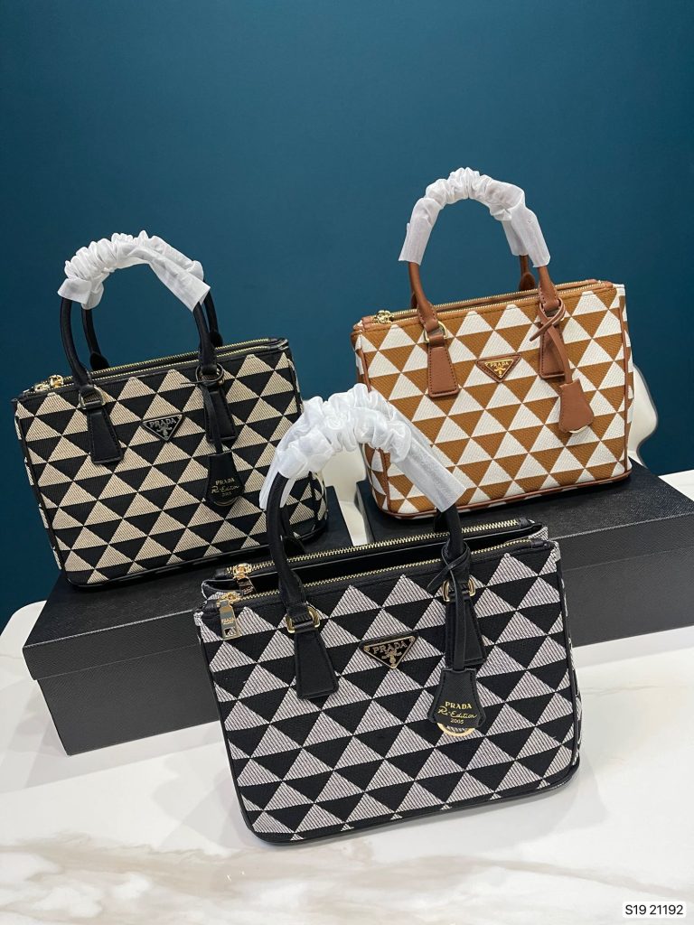 Reddit FashionReps Prada Bag  FashionReps Bags 05YAA17192