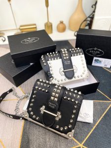 Reddit FashionReps Prada Bag  FashionReps Bags 05YAA17377