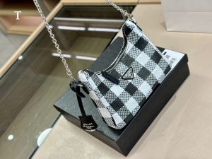 Reddit FashionReps Prada Bag  FashionReps Bags 05YAA17718 Prada Bag
