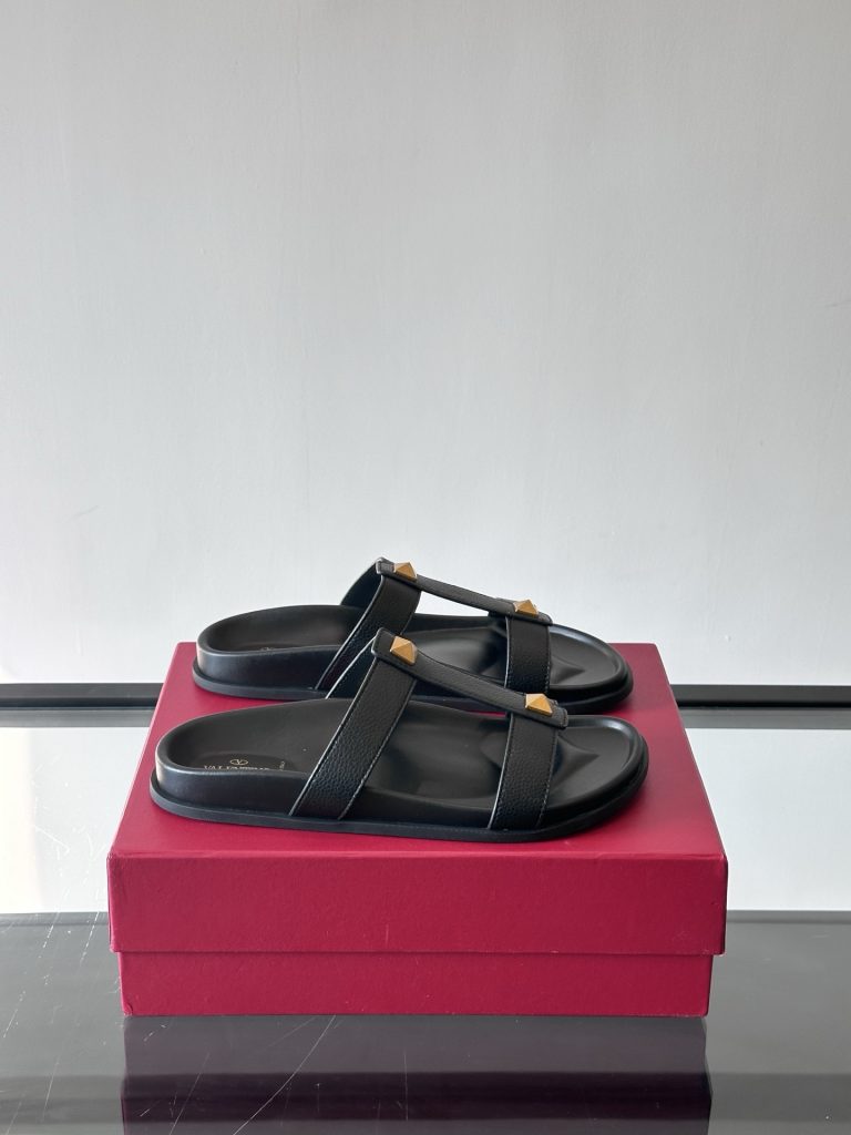 Valentino Shoes Calfskin 1:1 Replica Trainers