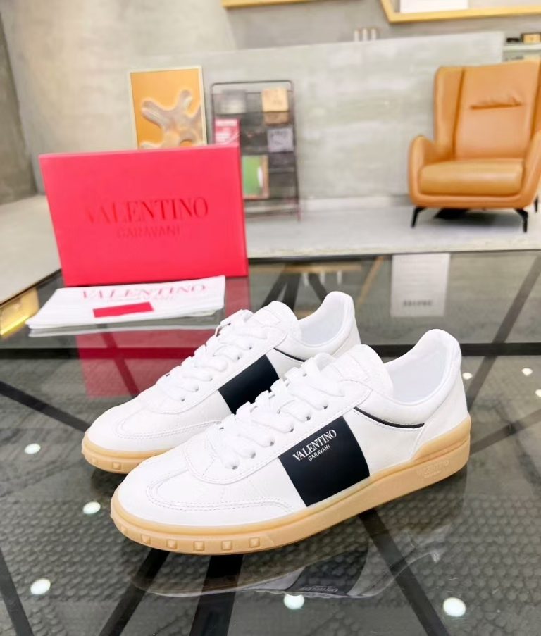Valentino Shoes Cowhide Fashion Luxury Replica Trainers