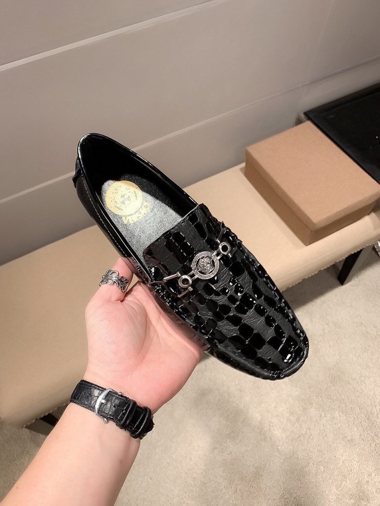 Versace Shoes Cowhide Casual 1:1 Fake Red Bottom Shoes