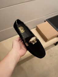 Versace Shoes Cowhide Elegant Aaa Fake Sneakers Cheap
