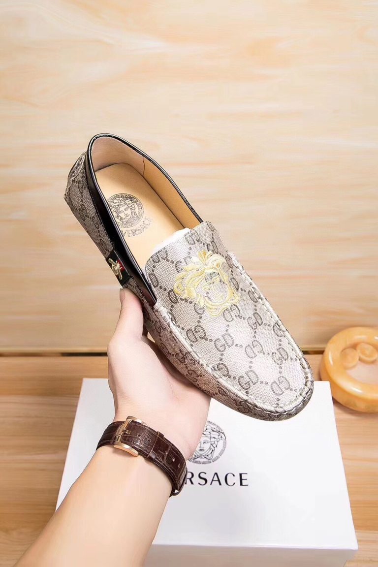 Versace Shoes Cowhide Fashion Aaa Fake Trainers